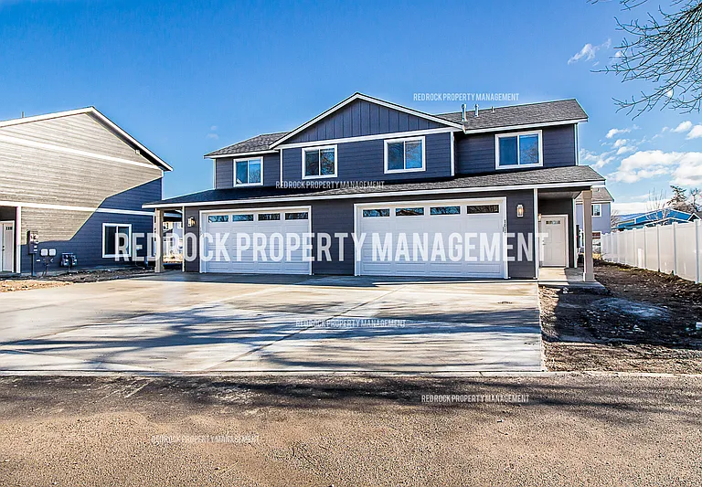 1118 N Davis Ln — Photo 1