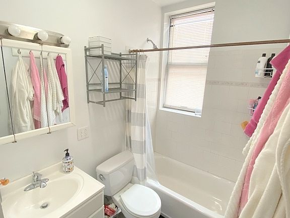 3rd image of 54 Westland Ave APT 024