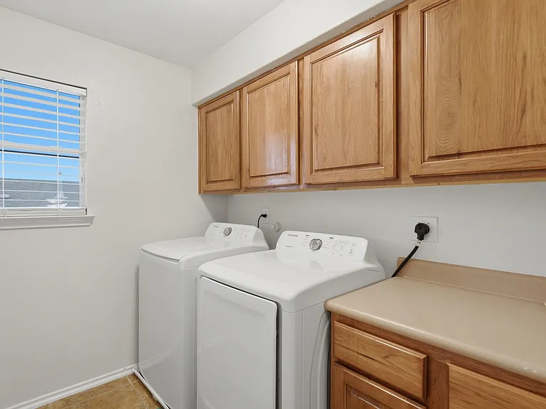 2909 Ashwood Rd — Photo 42
