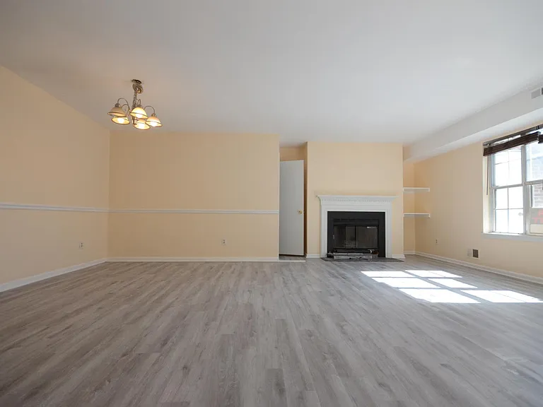 4085 Weeping Willow Ct — Photo 20