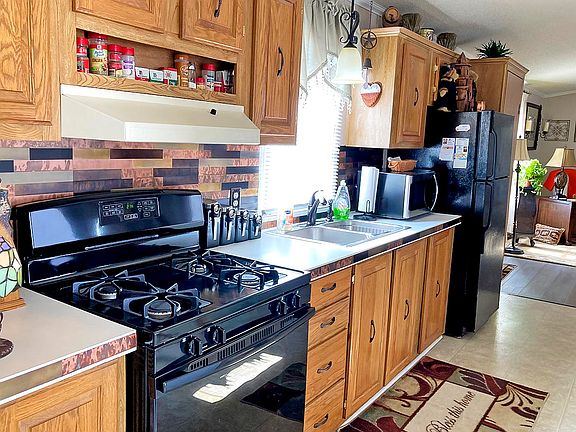 2nd image of 146 Scarlet Dr #146