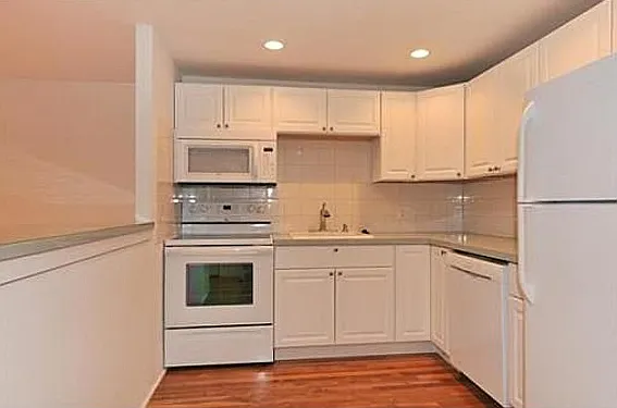 34 Hamilton Rd #206 — Photo 8