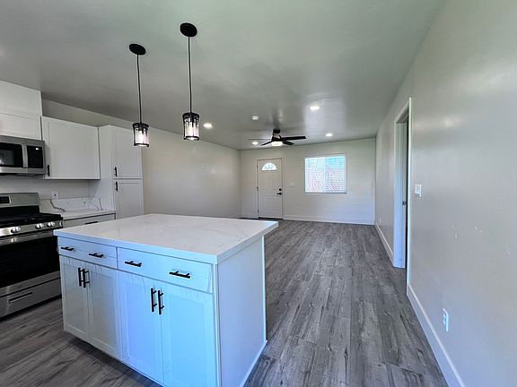 3rd image of 3802 Kenwood Way #B