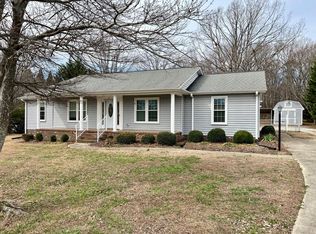 911 Harness Trl, Simpsonville, SC 29681
