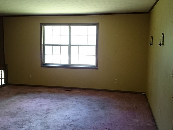 5th image of 1208 Riverbend Dr