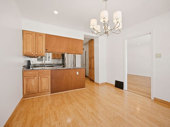 5th image of 521-523 Taraval St #521