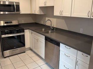 Orange, Oakland, CA 94610