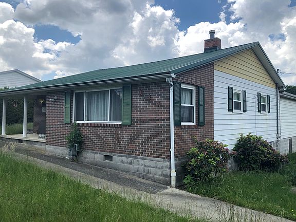 3rd image of 114 Cranston Dr