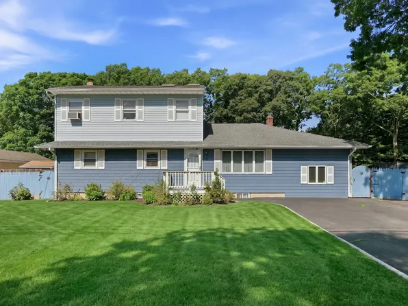 70 Avenue A, Holbrook, NY 11741