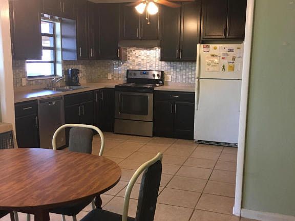 4th image of 589 Charles Dr