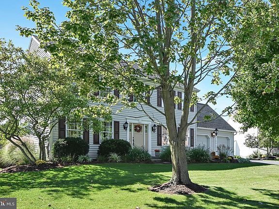 2nd image of 42 Manor Cir