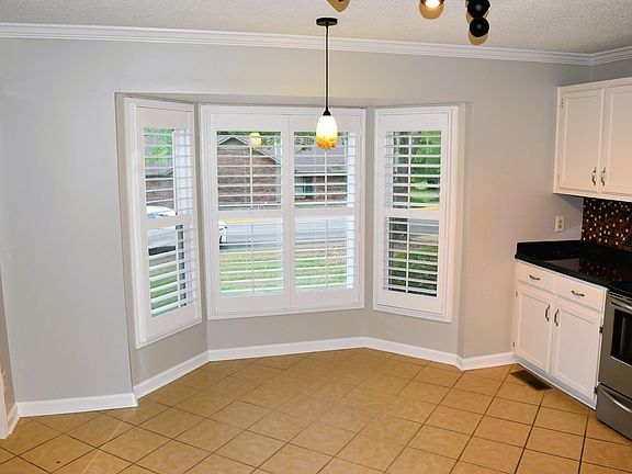 4th image of 222 Meadowcrest Dr