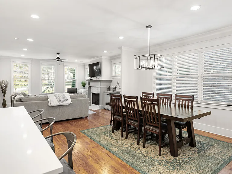 843 Clayton Ave — Photo 15