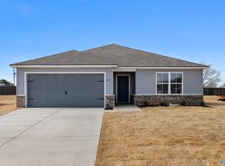 123 Olde Hearth Rd, New Market, AL 35761