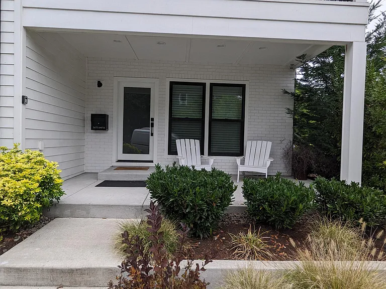 3675 SE 13th Ave #B — Photo 2