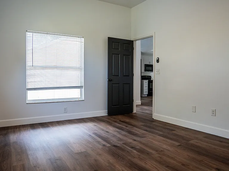 8848 Parliament Ct — Photo 20