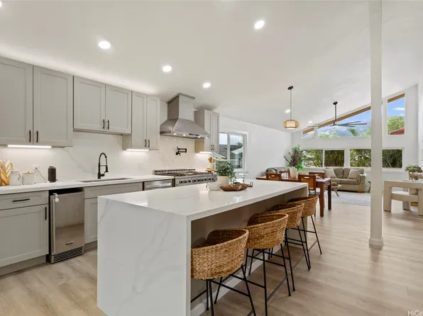 1244 Mokuhano St, Honolulu, HI 96825