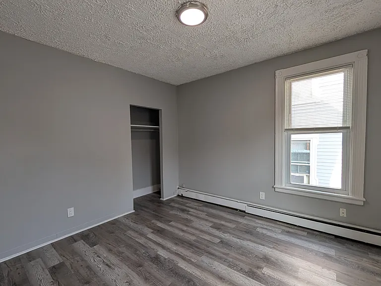 400 Atlantic St #1B — Photo 6