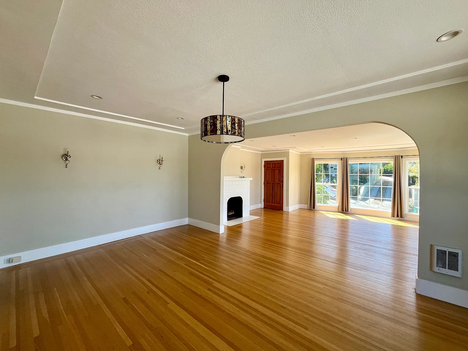 2 bed, 1335 sqft, $4,000 — Photo 3