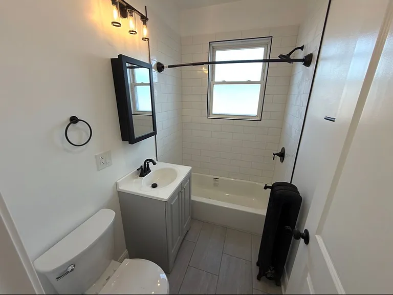 4824 W Addison St — Photo 42