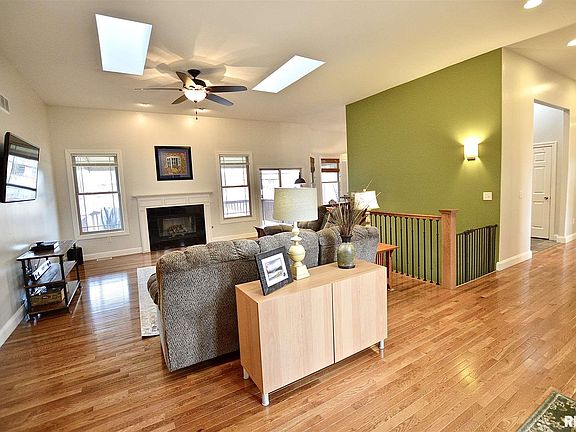 5th image of 8753 Shady Oaks Dr