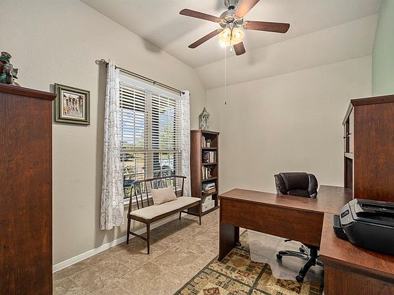 4th image of 954 Ponte Serra Dr