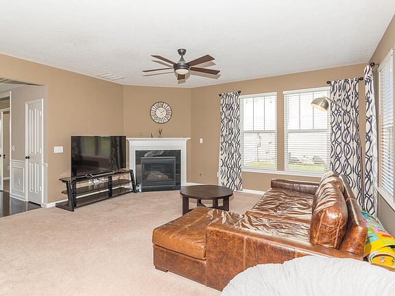 3rd image of 13781 Oliver Ln