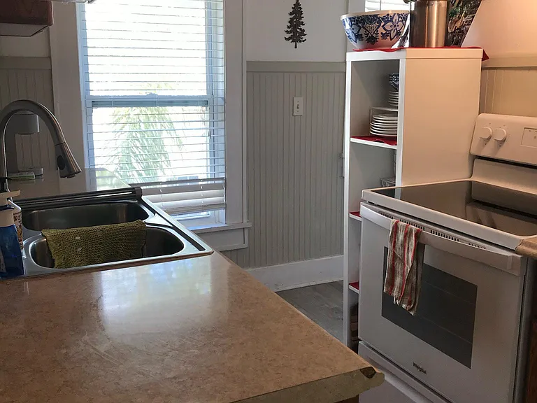 147 8th Ave N #2 — Photo 3