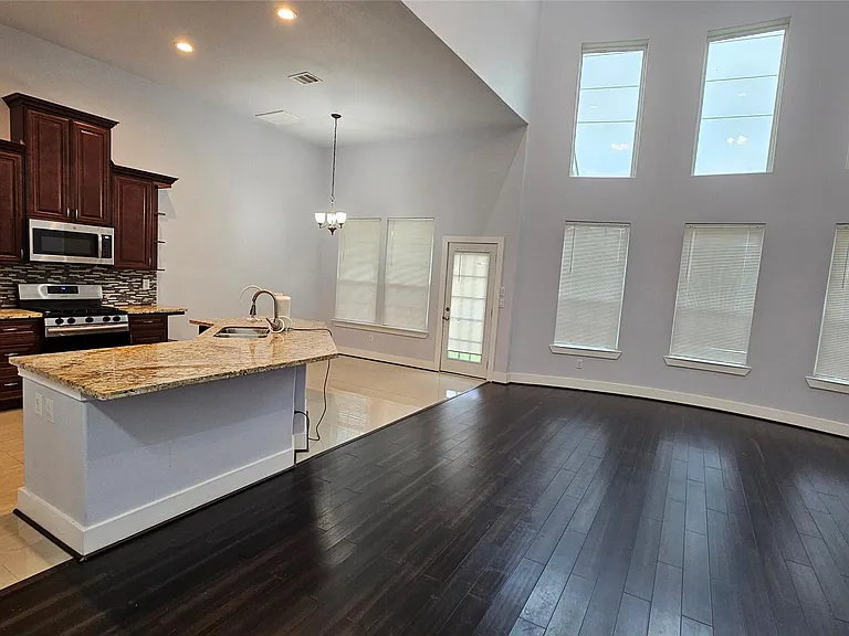 3715 Aldridge Dr — Photo 10