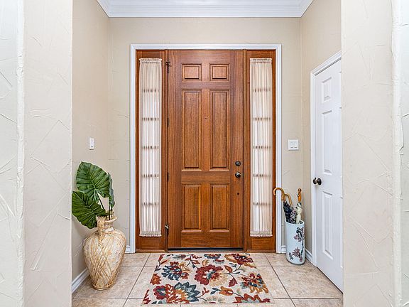3rd image of 2026 Valleyview Dr