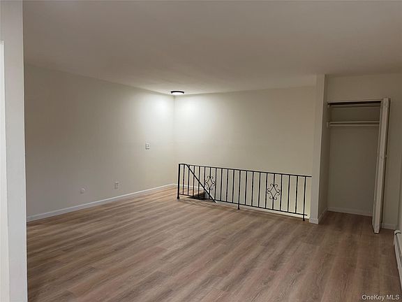 4th image of 2 Colonial Dr #6