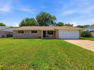 833 Bridle Ave, White Settlement, TX 76108
