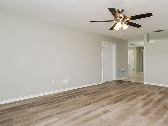 3rd image of 5611 18th Ave N