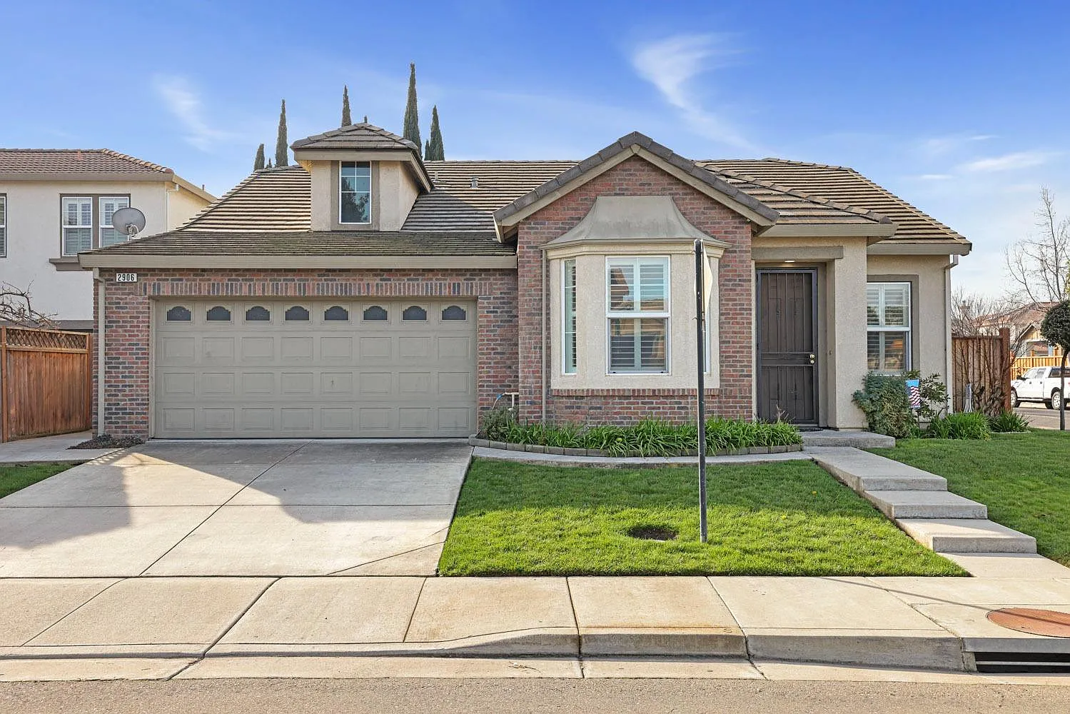 2906 Bay Ct photo 1