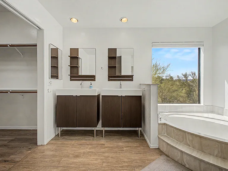 4650 N Paseo De Los Cerritos — Photo 22