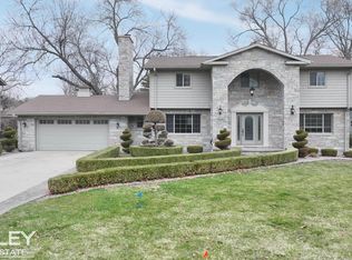 5320 Nottingham Dr N, Saginaw, MI
