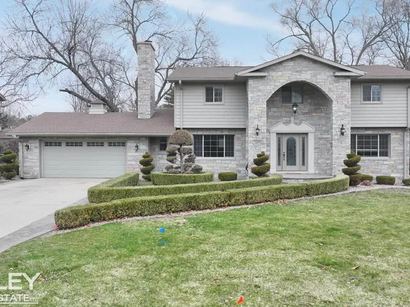 5320 Nottingham Dr N, Saginaw, MI 48603