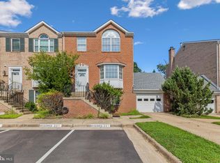 46609 Silhouette Sq, Sterling, VA 20164