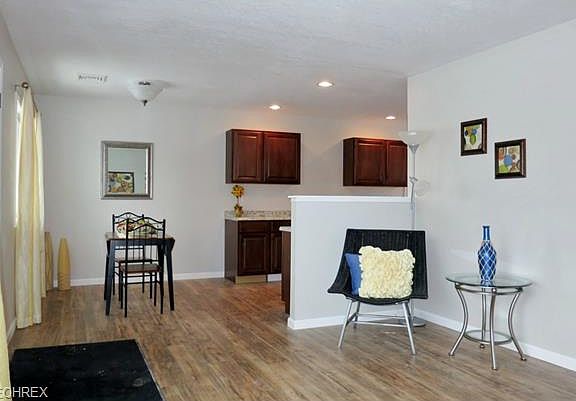 4th image of 7762 Holly Dr