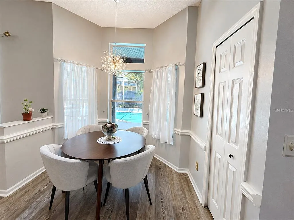 4 bed, 3.0 bath, 2399 sqft, $3,200 — Photo 4
