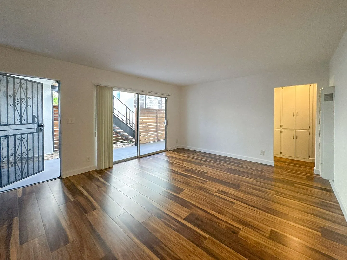 Prime Santa Monica Neighborhood | First Floor 1BD+1BA With Private Patio — Photo 3