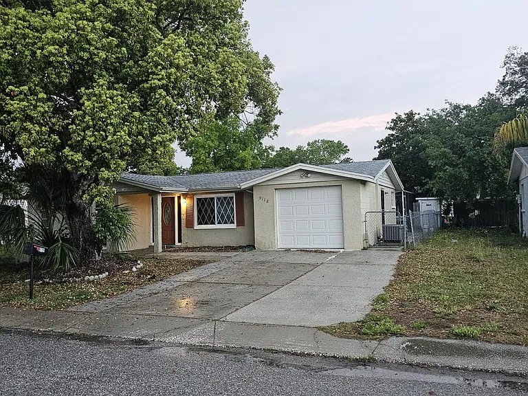9116 Hunt Club Ln — Photo 1