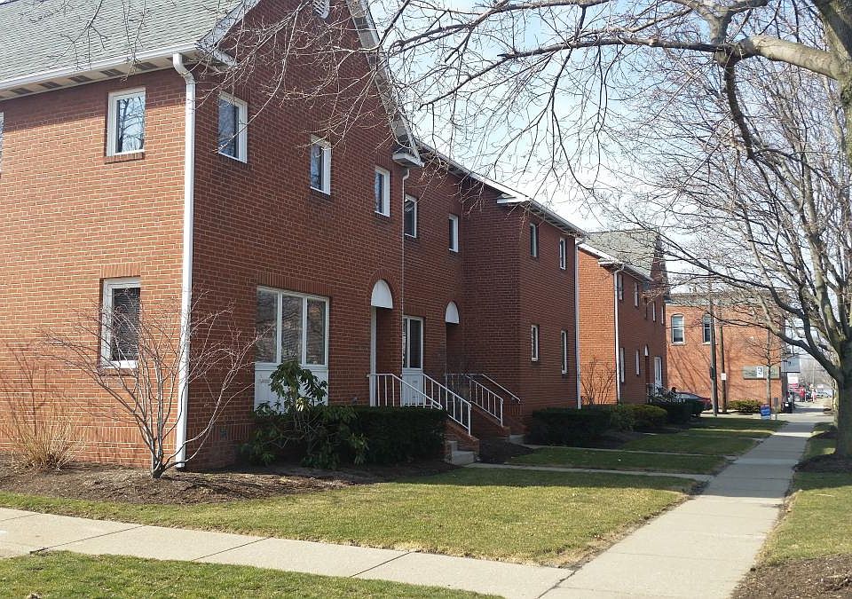 1st image of 416 Holland St