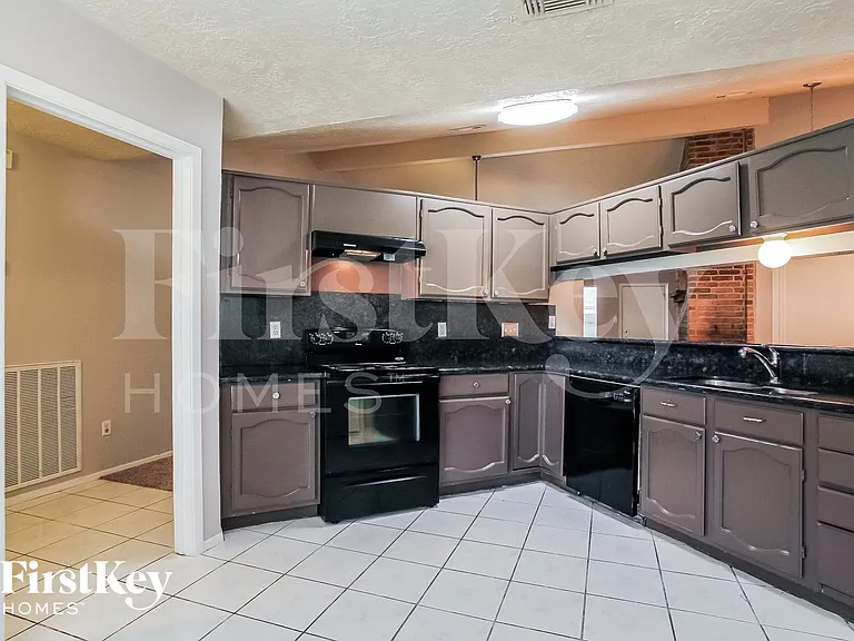 4403 Pineville Ln — Photo 7