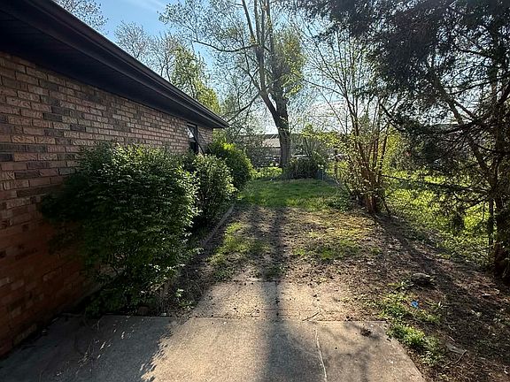 4th image of 128 Grant Cir