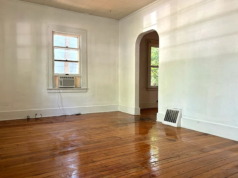 811 S Van Buren St — Photo 19