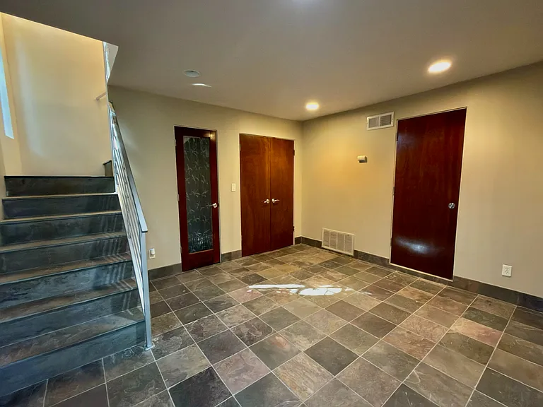 7800 Sierra Dr — Photo 31