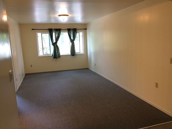 2nd image of 148 Visitacion Ave