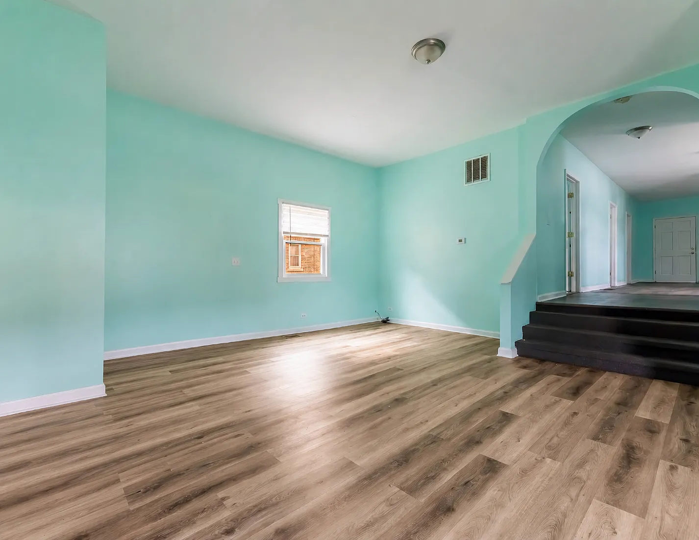 3 bed, 1600 sqft, $2,200 — Photo 4