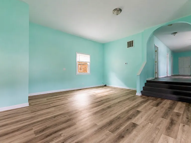 5047 W 25th St #1 — Photo 4